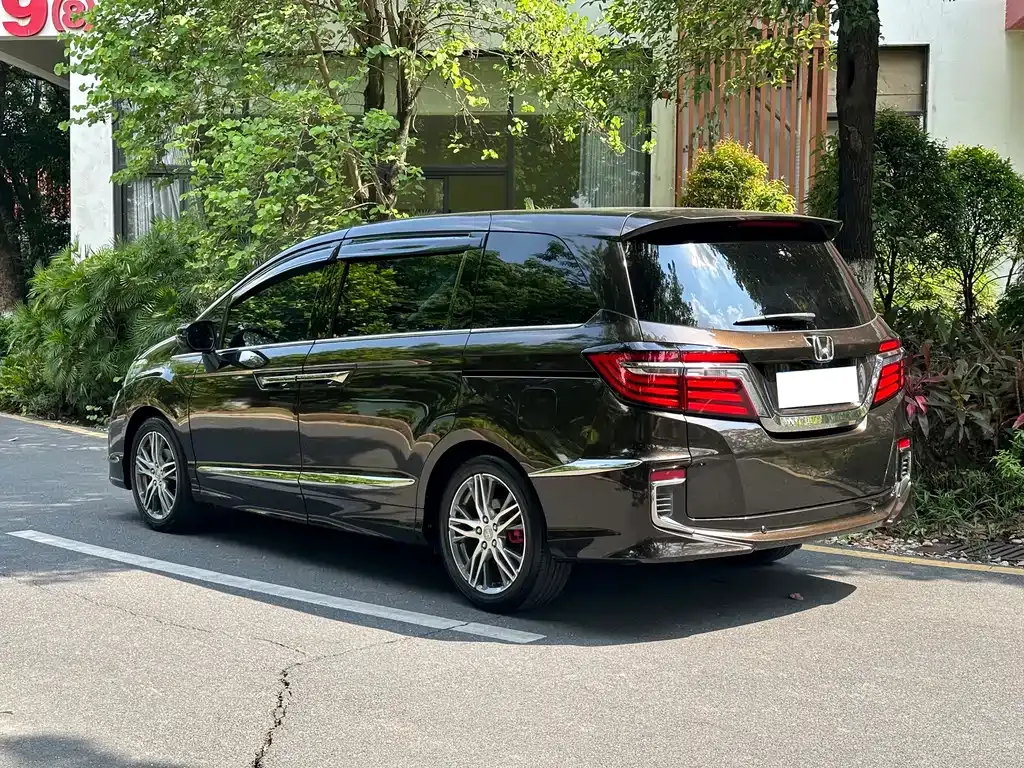 Honda Elysion — фото 2