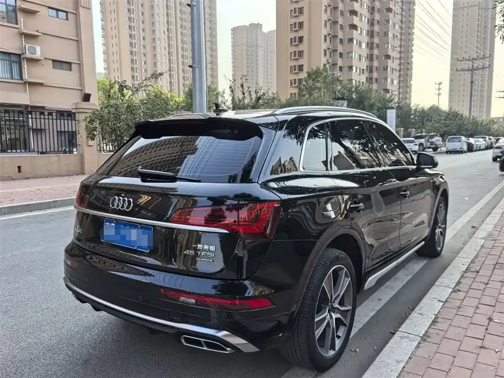 Audi Q5L — фото 4