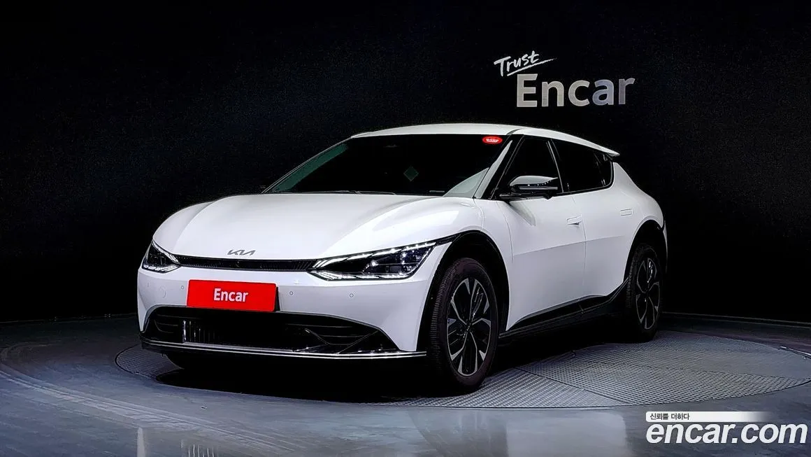 Kia EV6 — фото 1