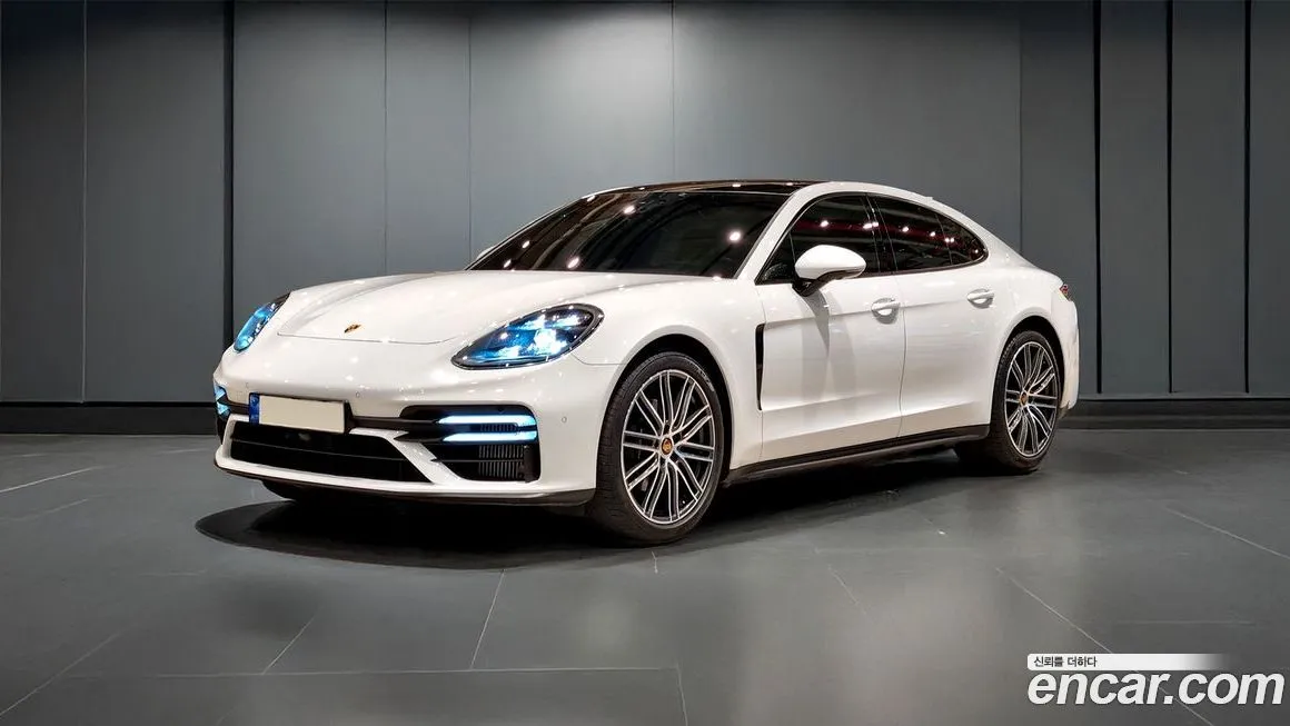 Porsche Panamera — фото 1