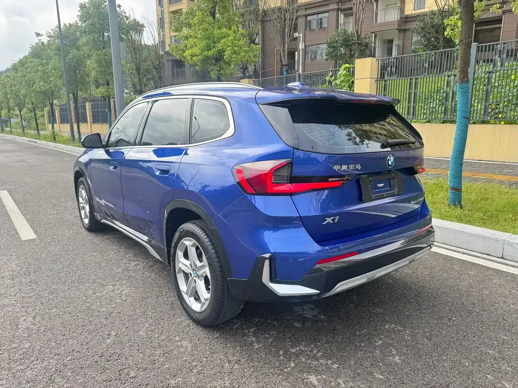 BMW X1 — фото 9