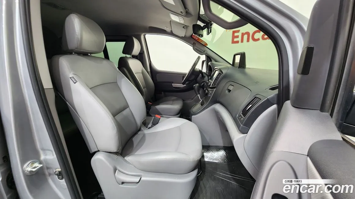 Hyundai Starex — фото 10