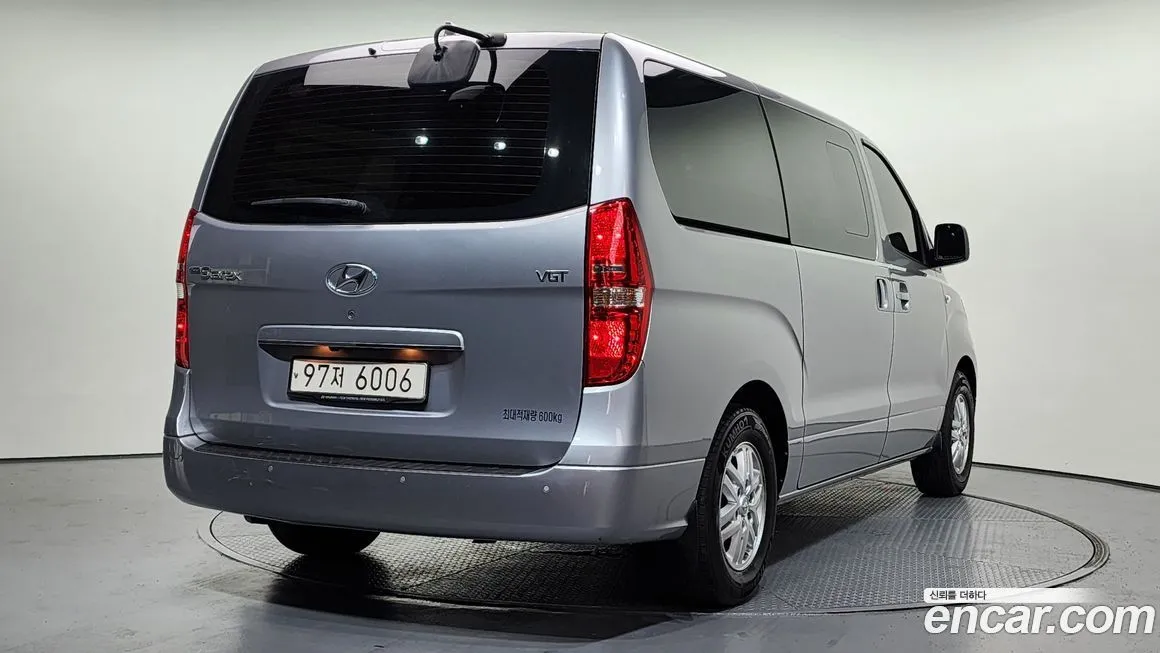 Hyundai Starex — фото 2