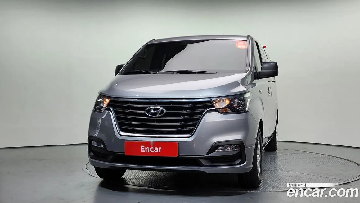 Hyundai Starex — фото 3