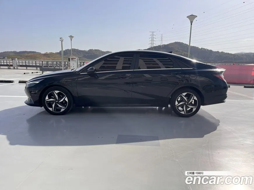 Hyundai AVANTE — фото 3