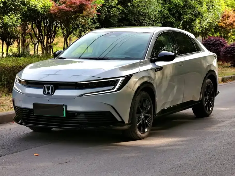 Honda e:NP2 — фото 1