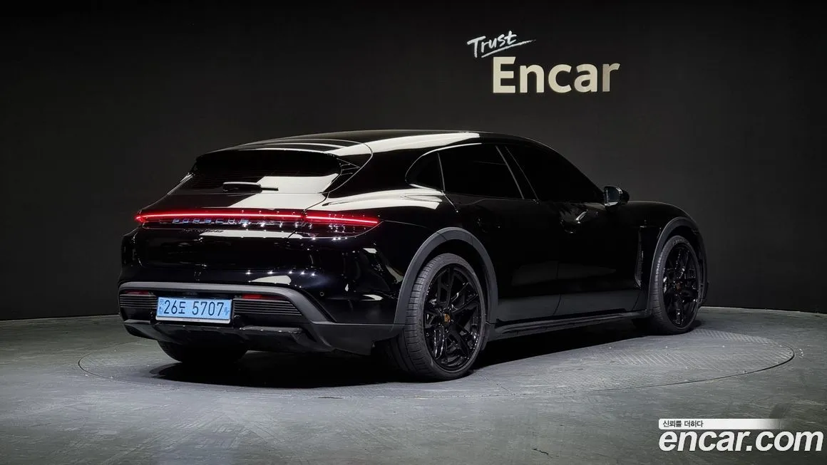 Porsche Taycan — фото 2