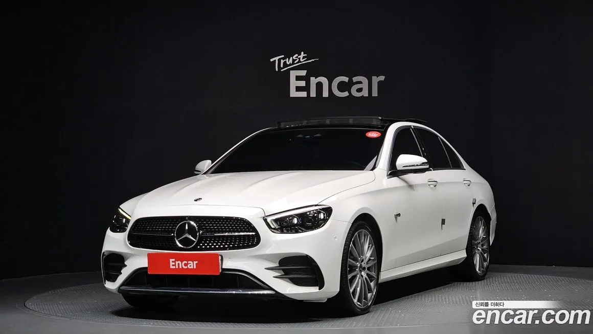 Mercedes-Benz E-Class — фото 1