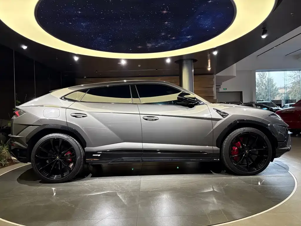Lamborghini Urus — фото 6