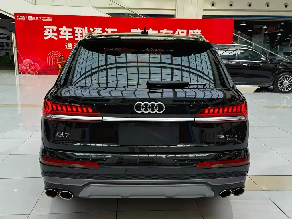 Audi Q7 — фото 8