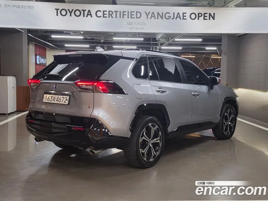 Toyota RAV4 — фото 4
