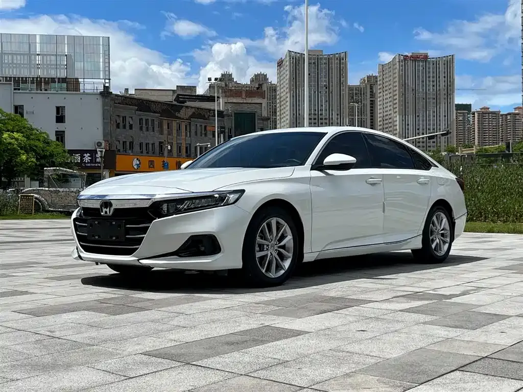 Honda Accord — фото 1