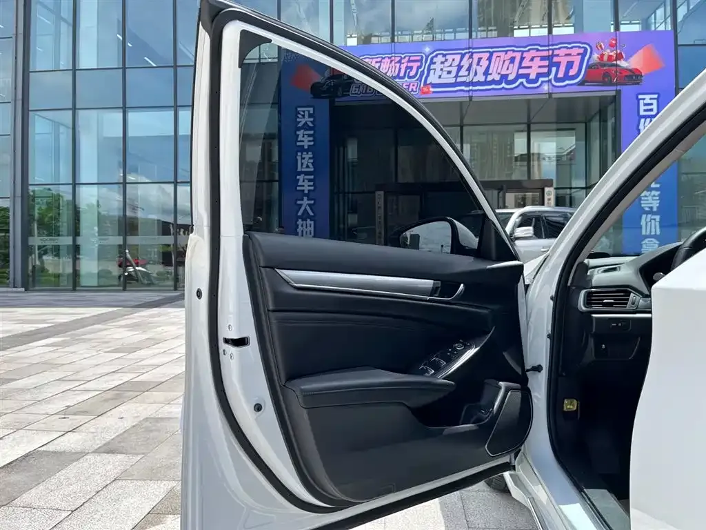 Honda Accord — фото 10