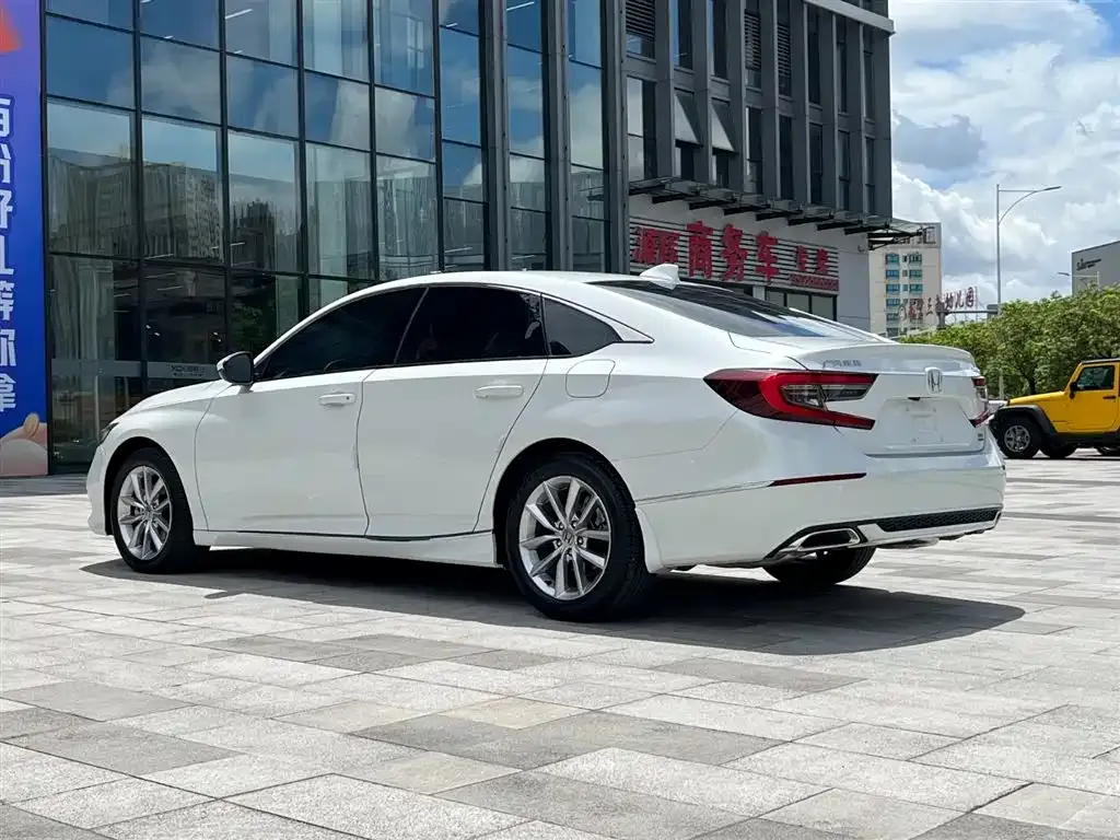 Honda Accord — фото 6