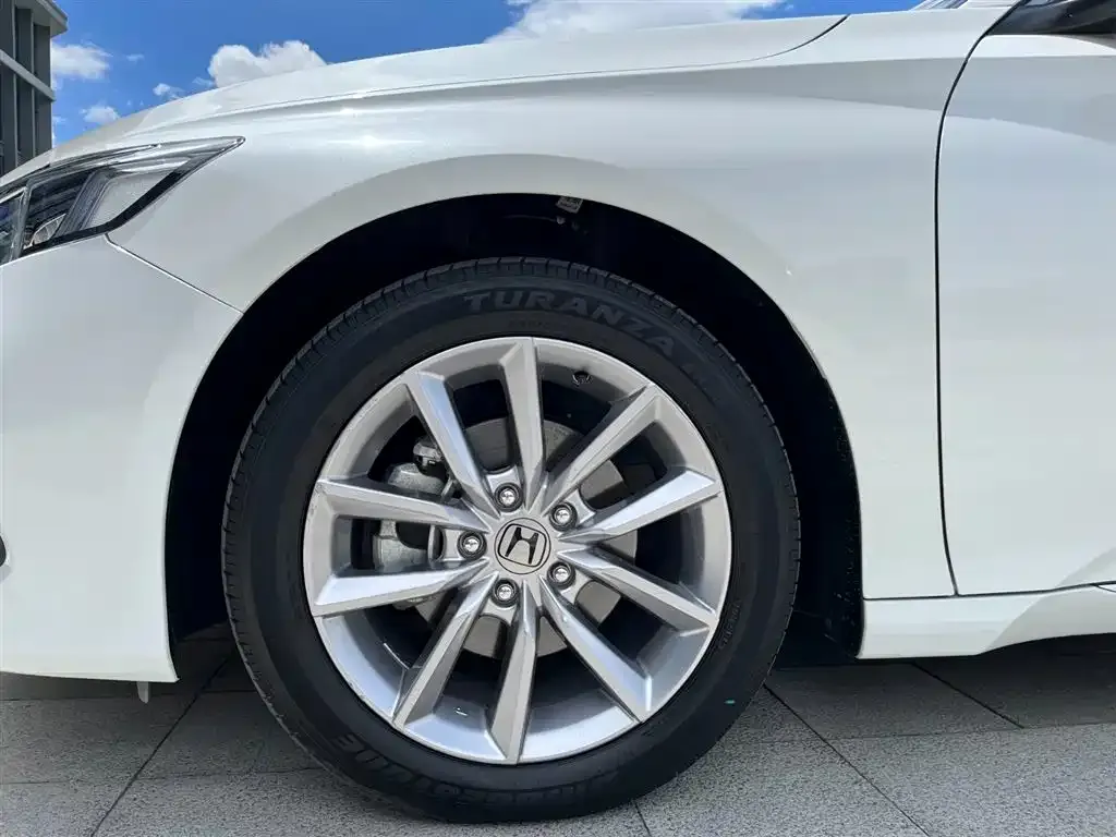 Honda Accord — фото 9