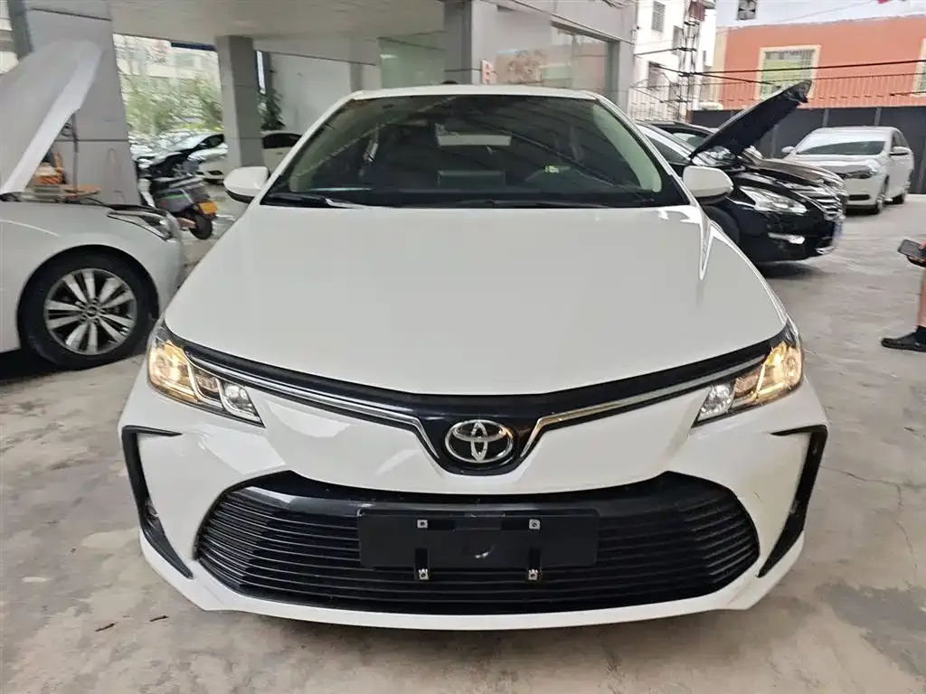 Toyota Corolla — фото 3