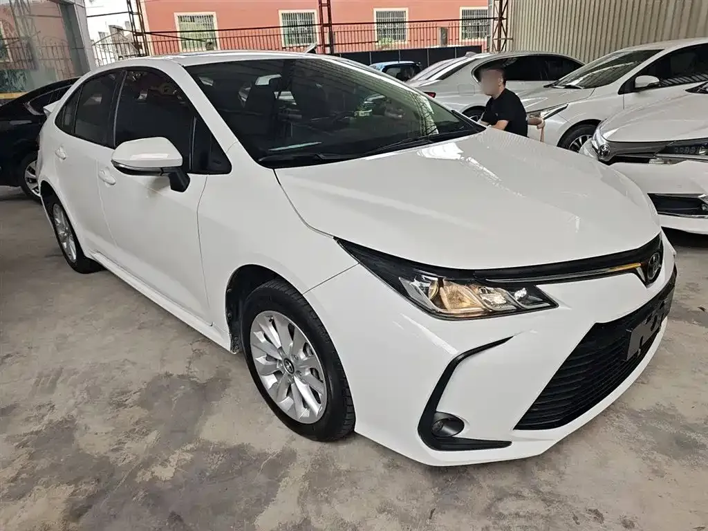 Toyota Corolla — фото 4