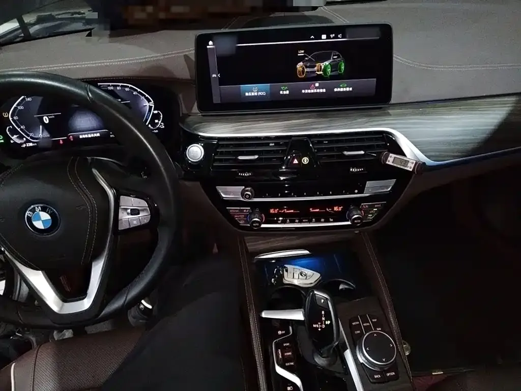 BMW 5 Series New Energy — фото 10