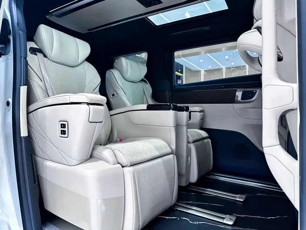 Toyota Alphard — фото 9