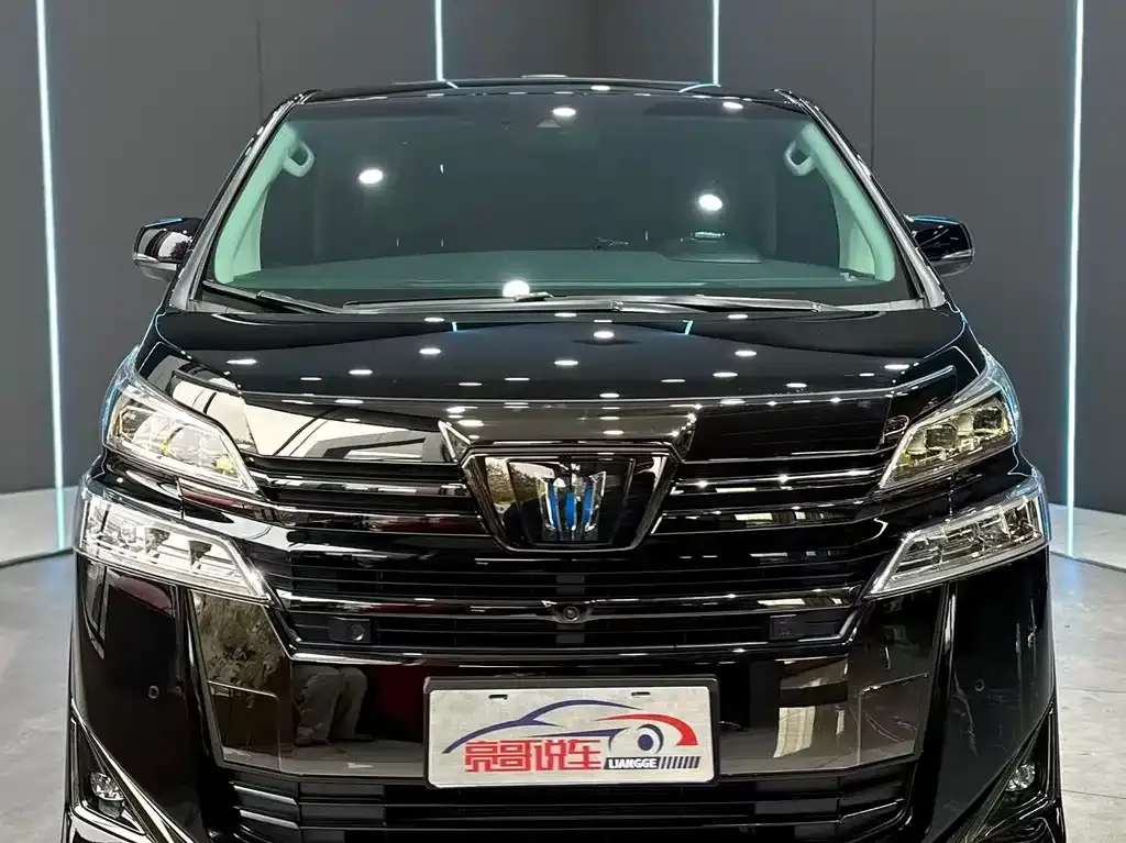 Toyota Vellfire — фото 2