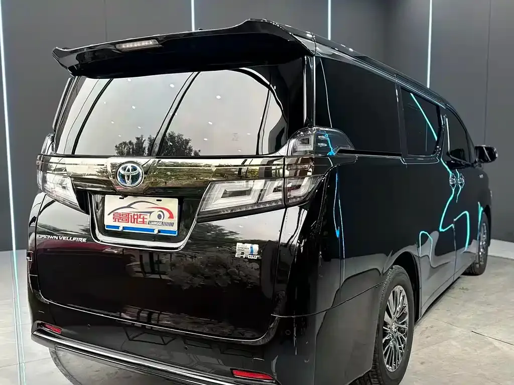 Toyota Vellfire — фото 6