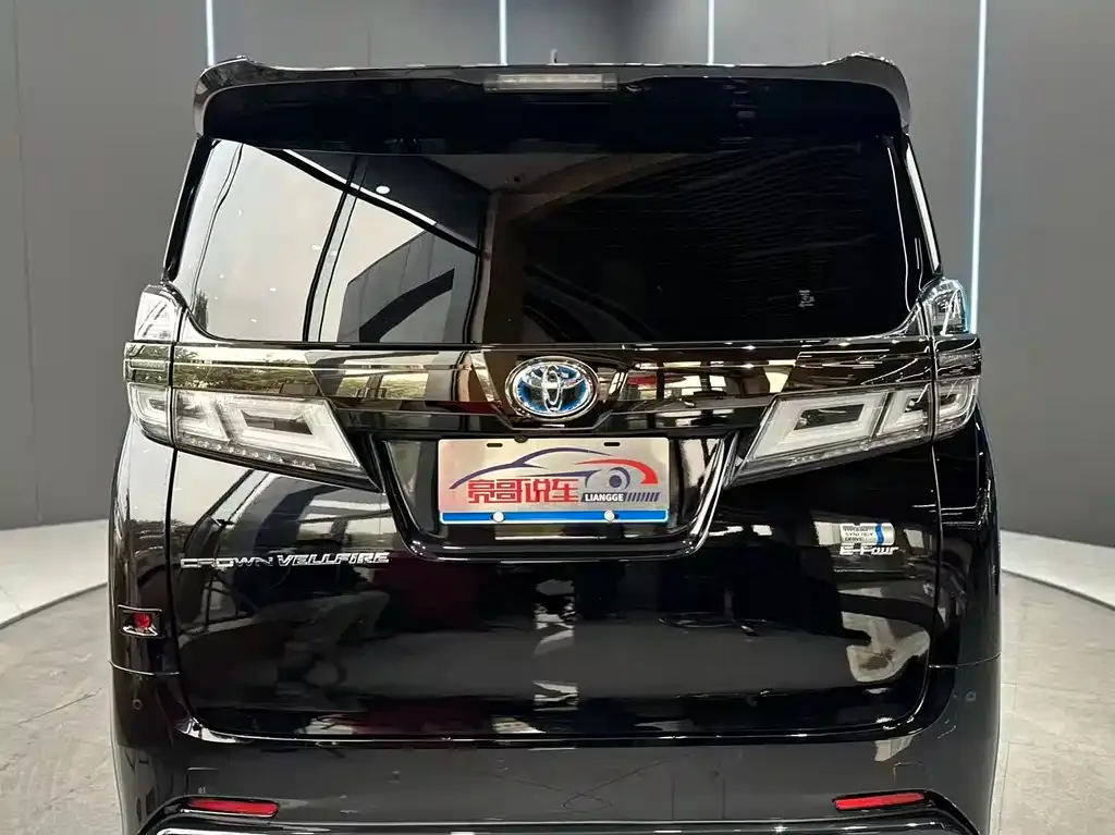 Toyota Vellfire — фото 7