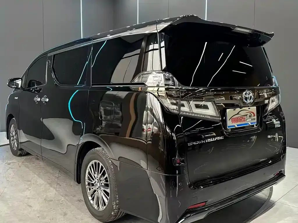 Toyota Vellfire — фото 8