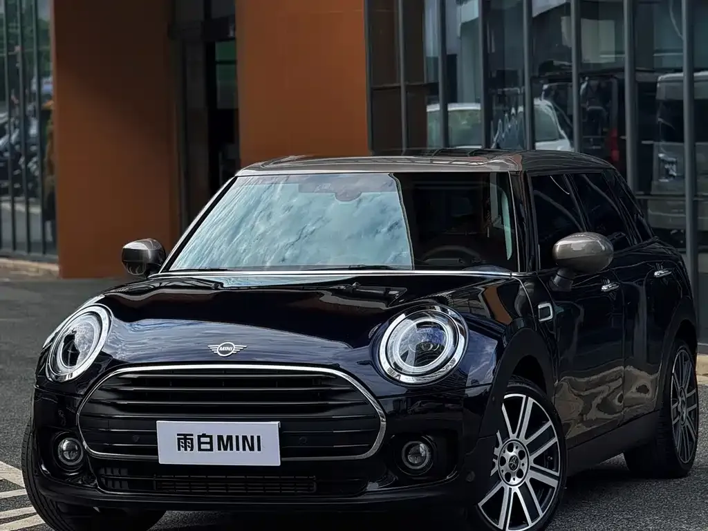 MINI Clubman — фото 1
