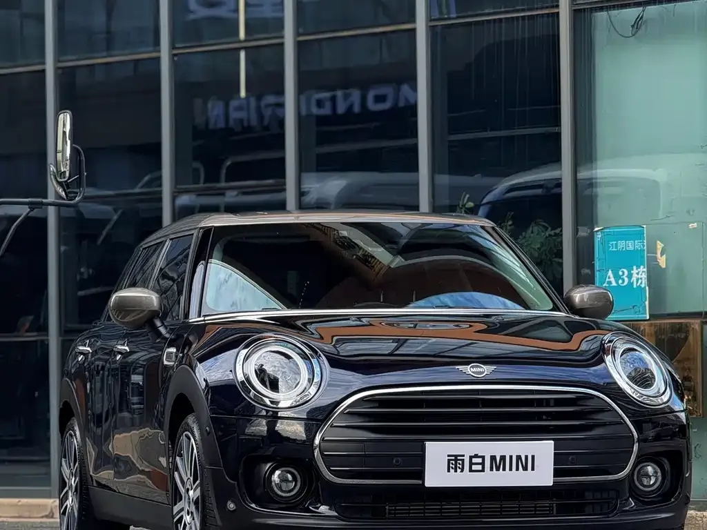 MINI Clubman — фото 3