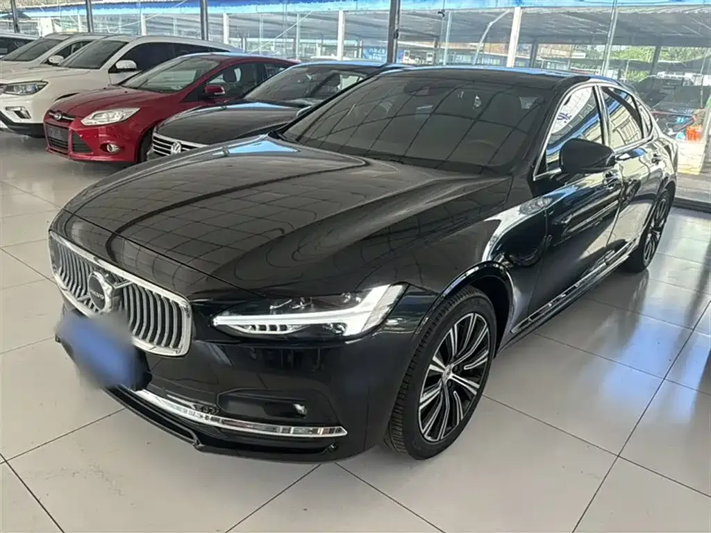 Volvo S90 — фото 1