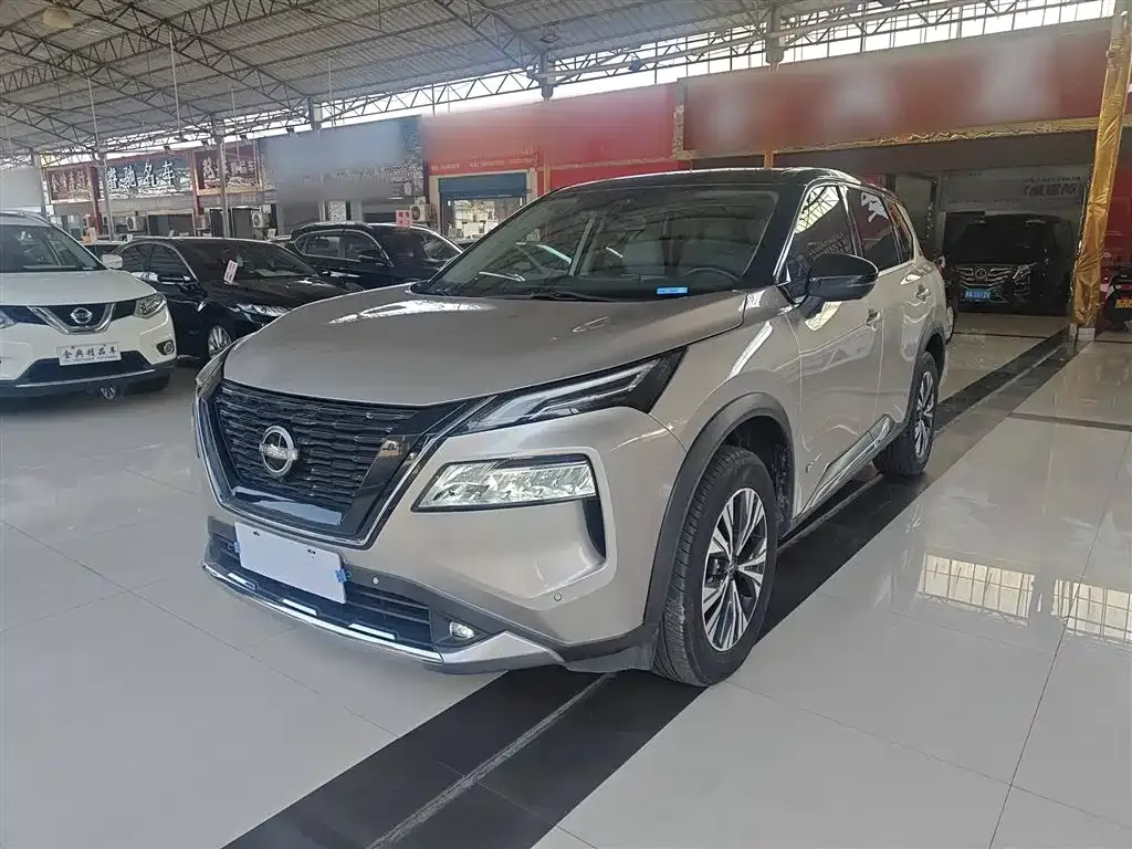 Nissan X-Trail — фото 1