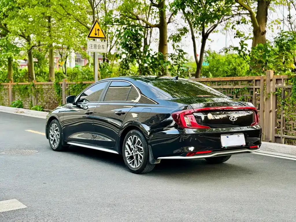 Hyundai Mistra — фото 4