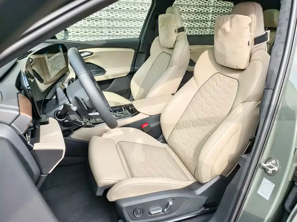 Audi Q6L e-tron — фото 10