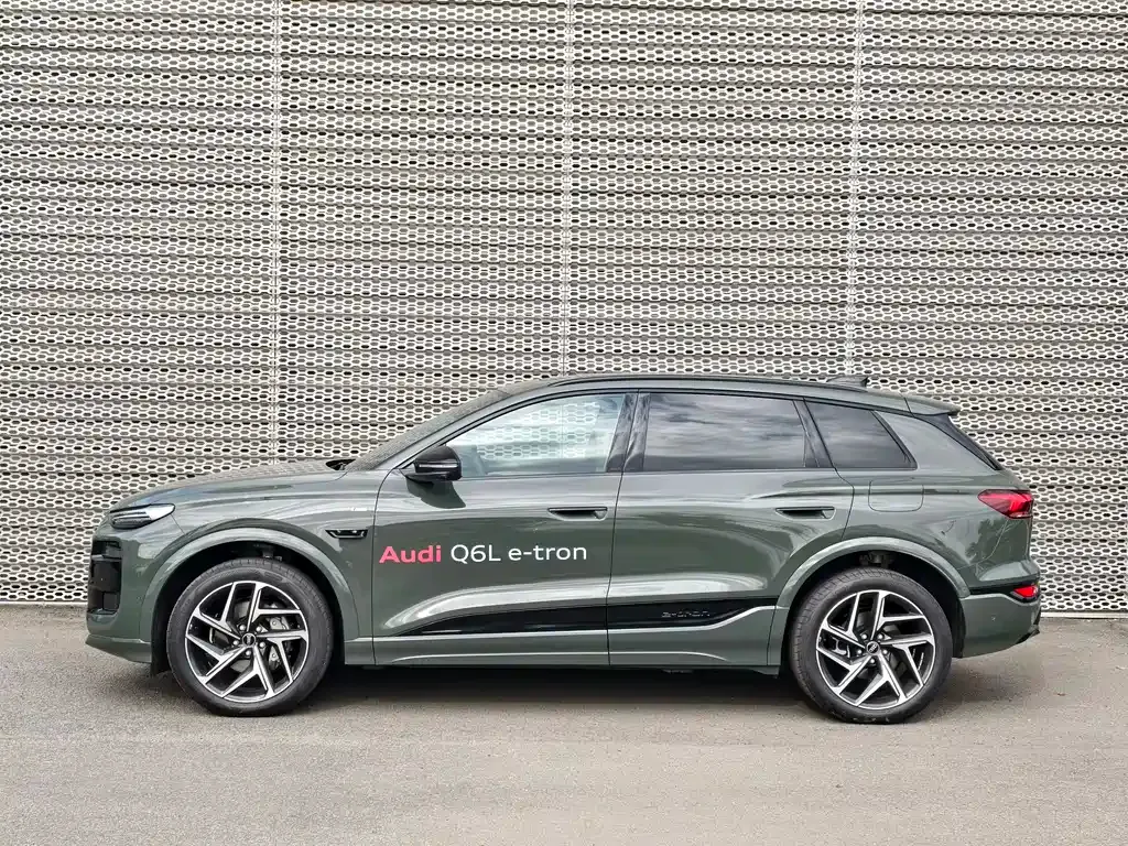 Audi Q6L e-tron — фото 3