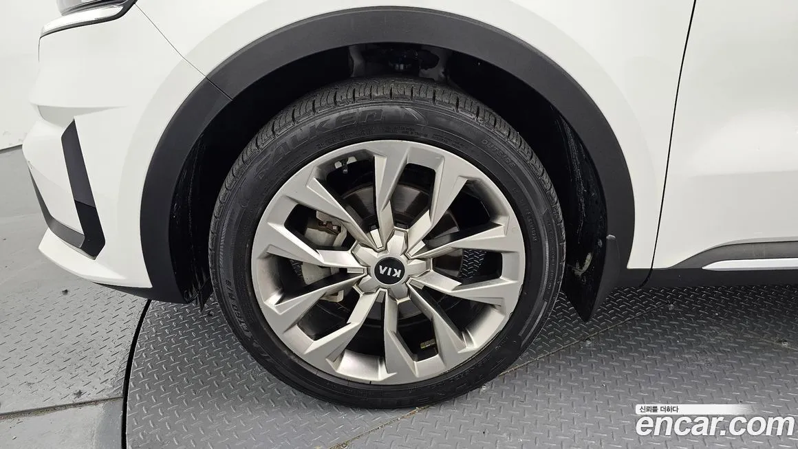 Kia Sorento — фото 5