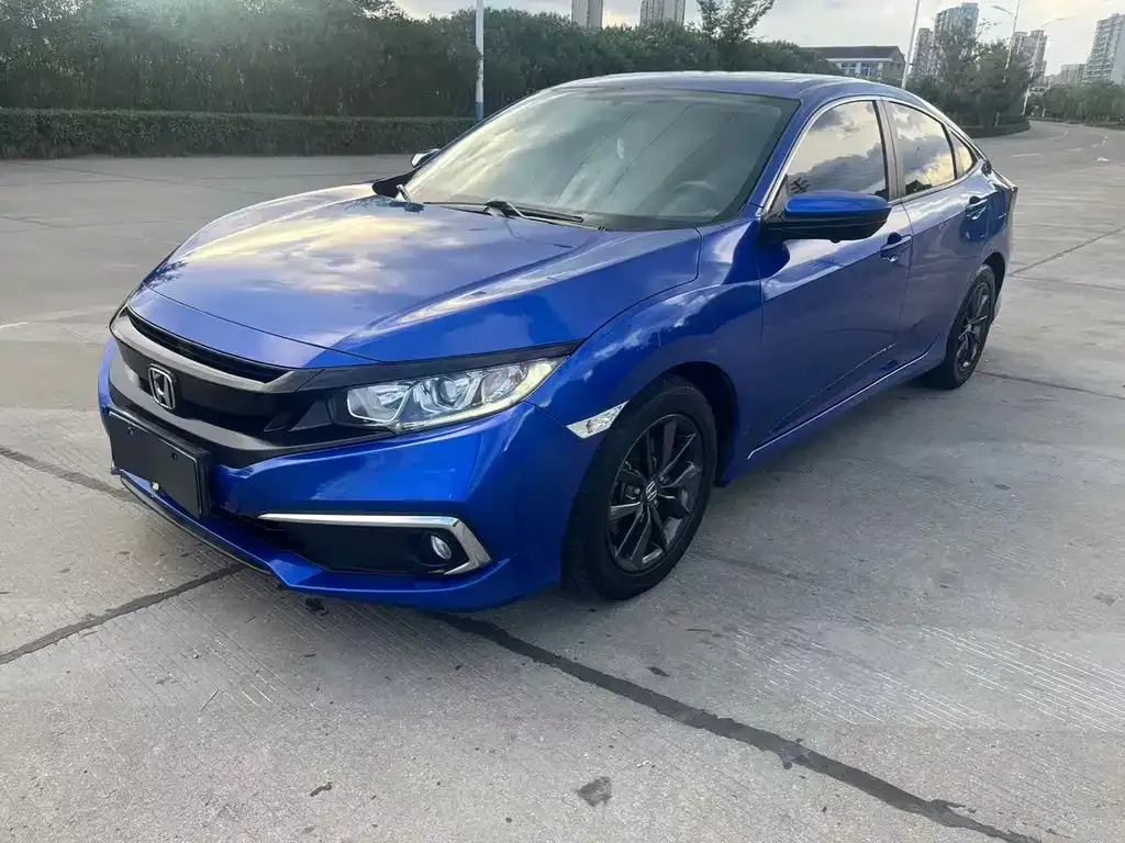 Honda Civic — фото 1