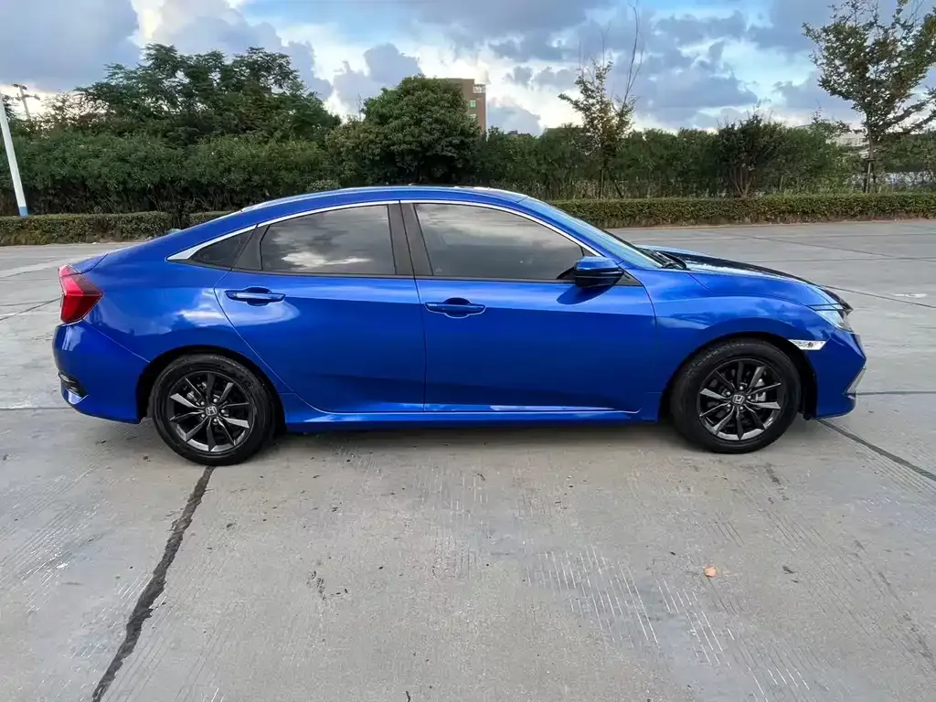 Honda Civic — фото 9