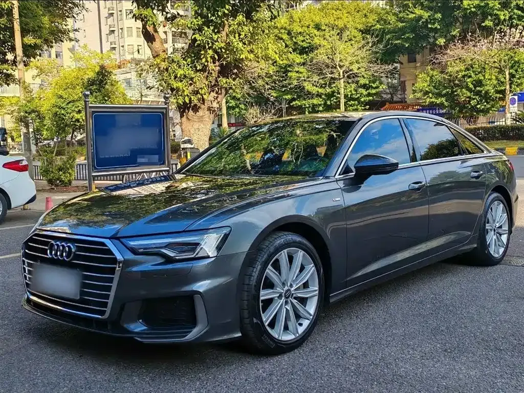 Audi A6L — фото 1