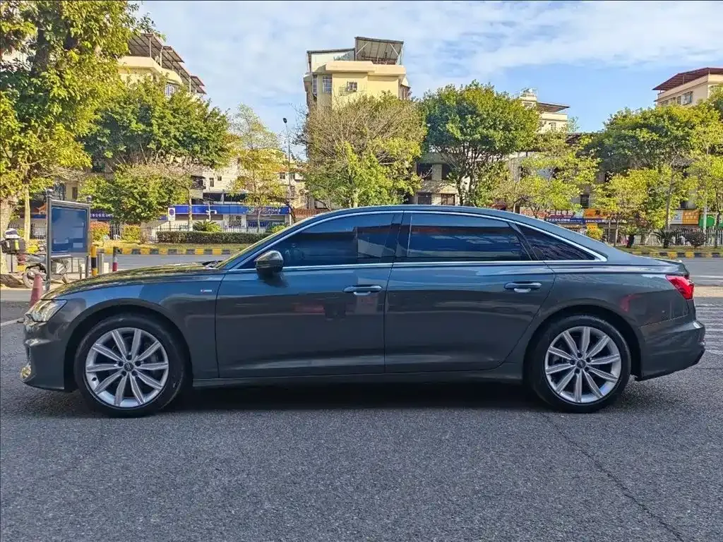 Audi A6L — фото 5