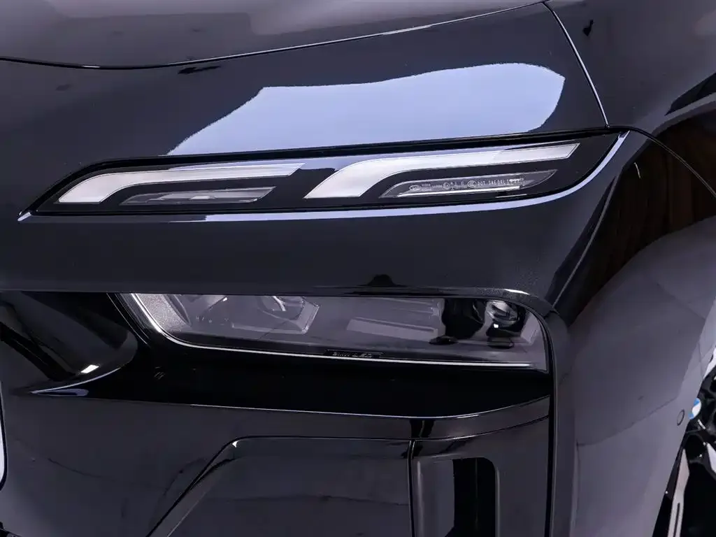 BMW i7 — фото 4