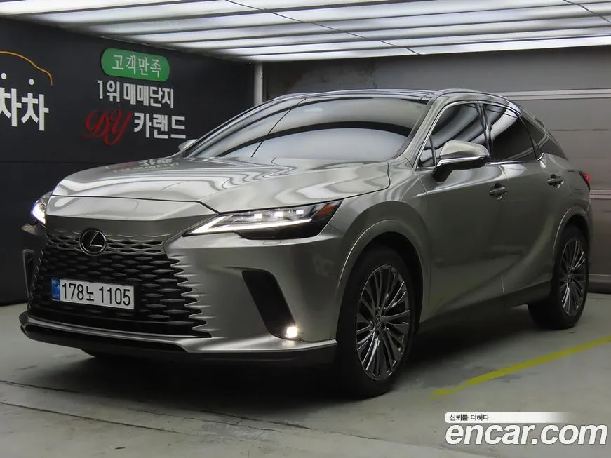 Lexus RX — фото 1
