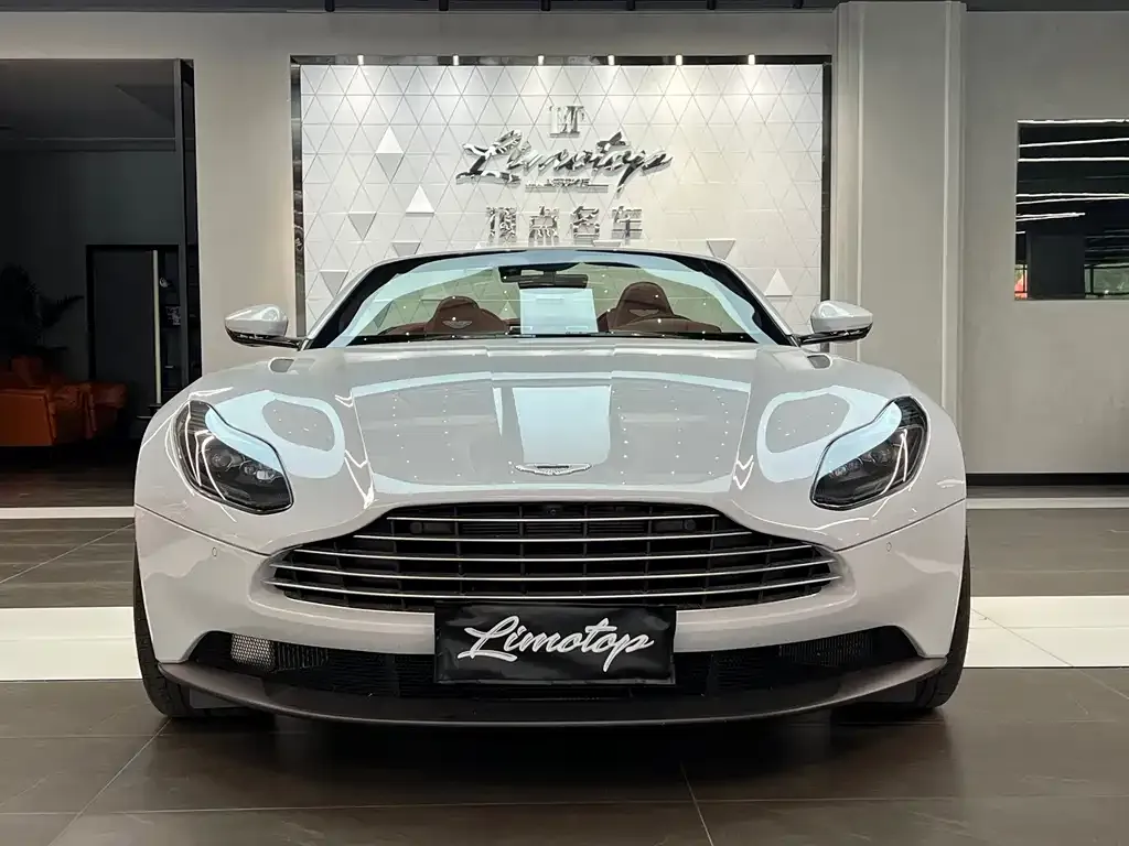 Aston Martin DB11 — фото 2