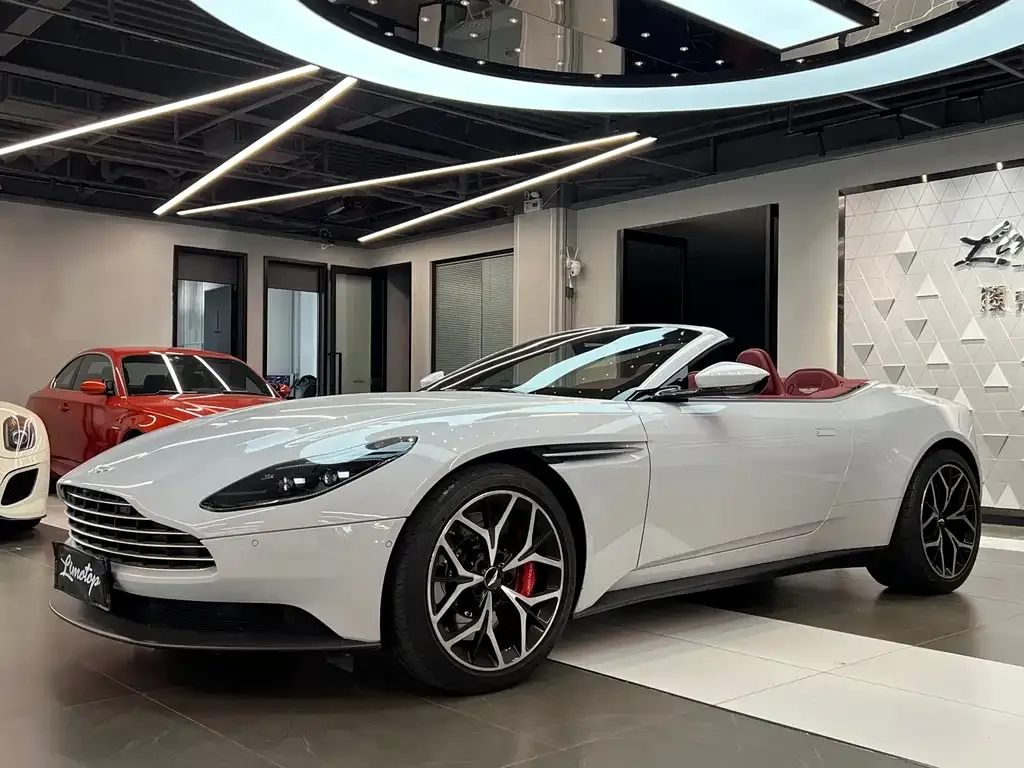 Aston Martin DB11 — фото 3