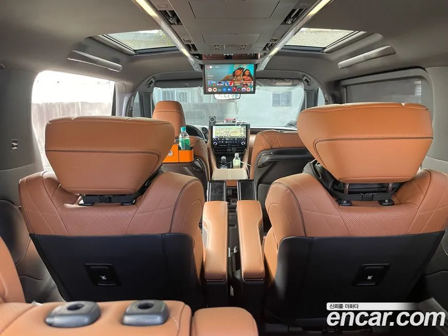 Toyota Alphard — фото 4