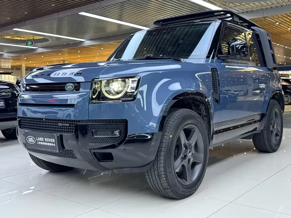 Land Rover Defender — фото 1