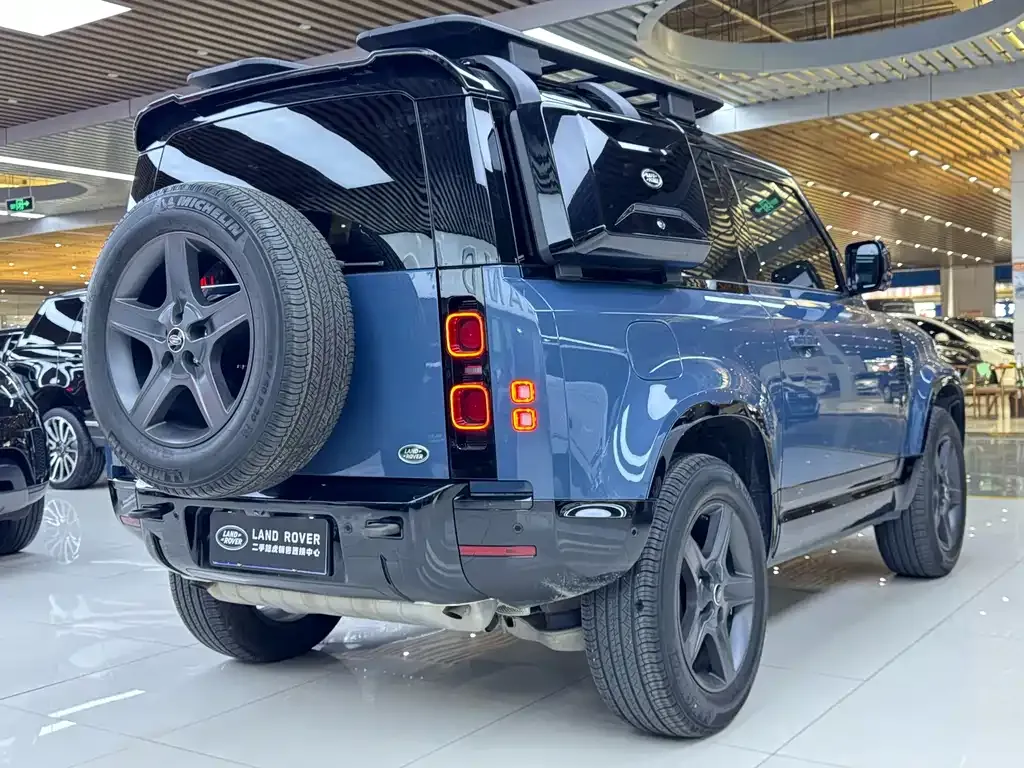 Land Rover Defender — фото 6