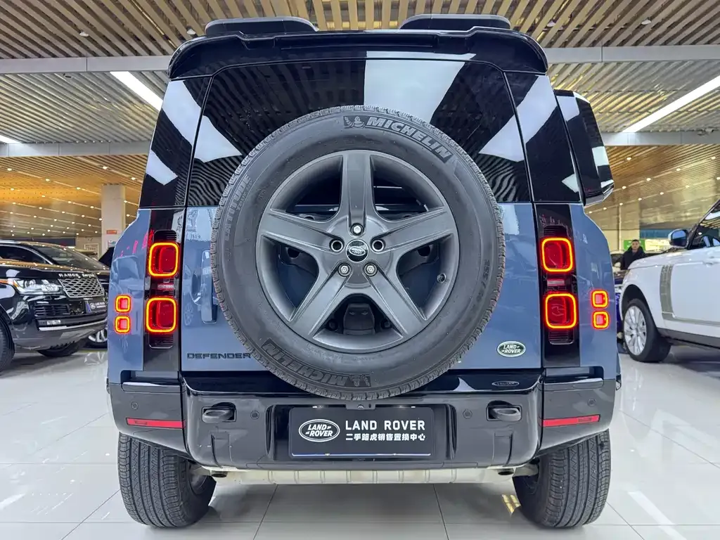 Land Rover Defender — фото 7