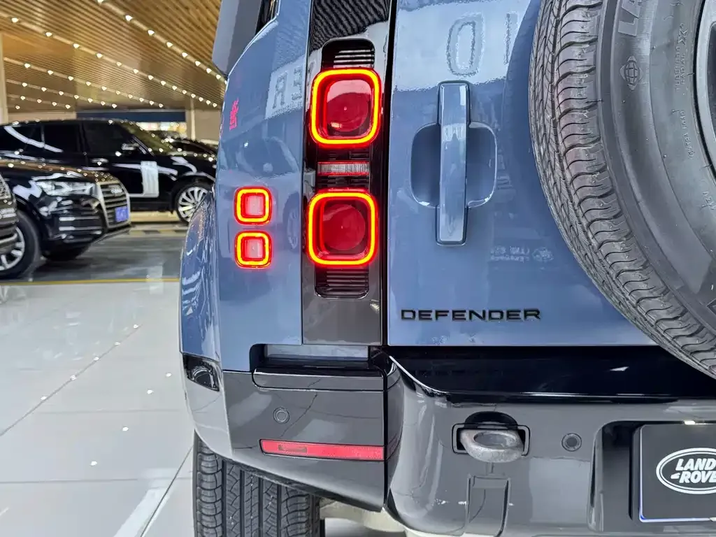 Land Rover Defender — фото 9