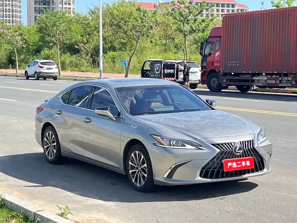 Lexus ES — фото 3