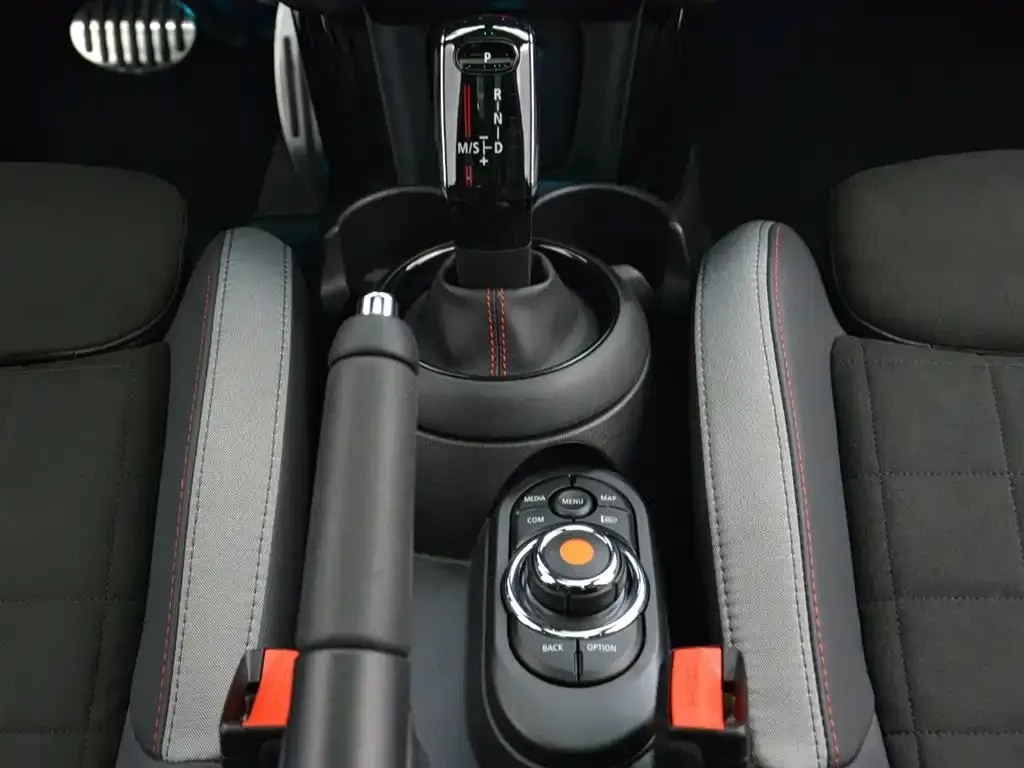 MINI JCW (John Cooper Works) — фото 10